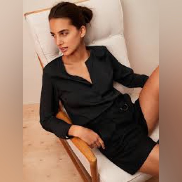 Banana Republic Popover Top - Picture 3 of 10